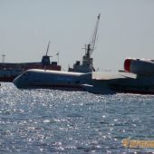 Самолет в воде на Гидроавиасалоне в Геленджике