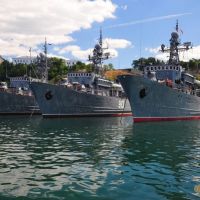 Военные корабли в Севастополе