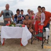 Празднование Дня Рождения мамы у моря