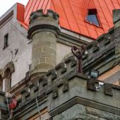 Стены дворца княгини Гагариной в Утесе