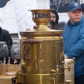 Красивый самовар в Ялте
