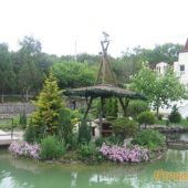 Красивый пруд в Кастальской купели Кабардинки