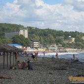 На пляже в поселке Лермонтово