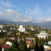 Вид с окна санатория на Ялту